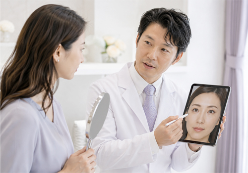三白眼の見え方を整える美容医療