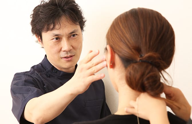 エイジングケアに精通した医師による糸リフトの選定