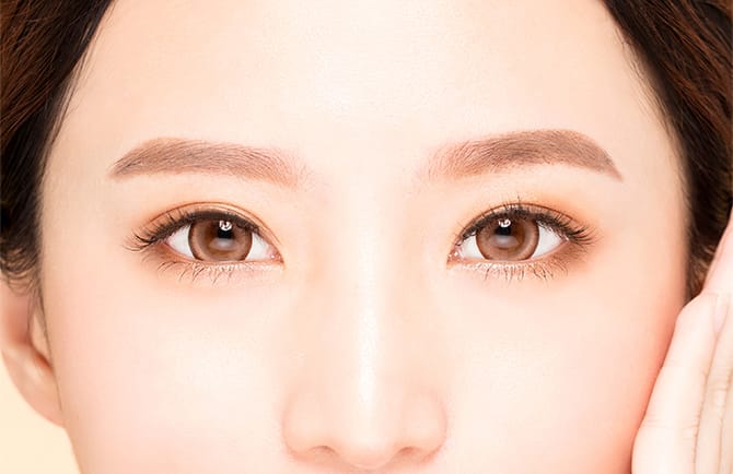 目が大きく見える大人びた印象の目に
