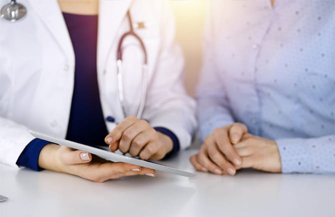 骨を削る大きな施術のため、何重にも対策をすることが大切