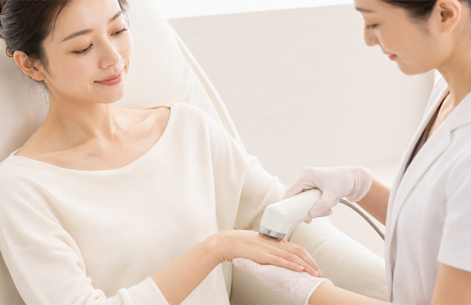 顔から体まで、お一人おひとりに合わせた美肌治療